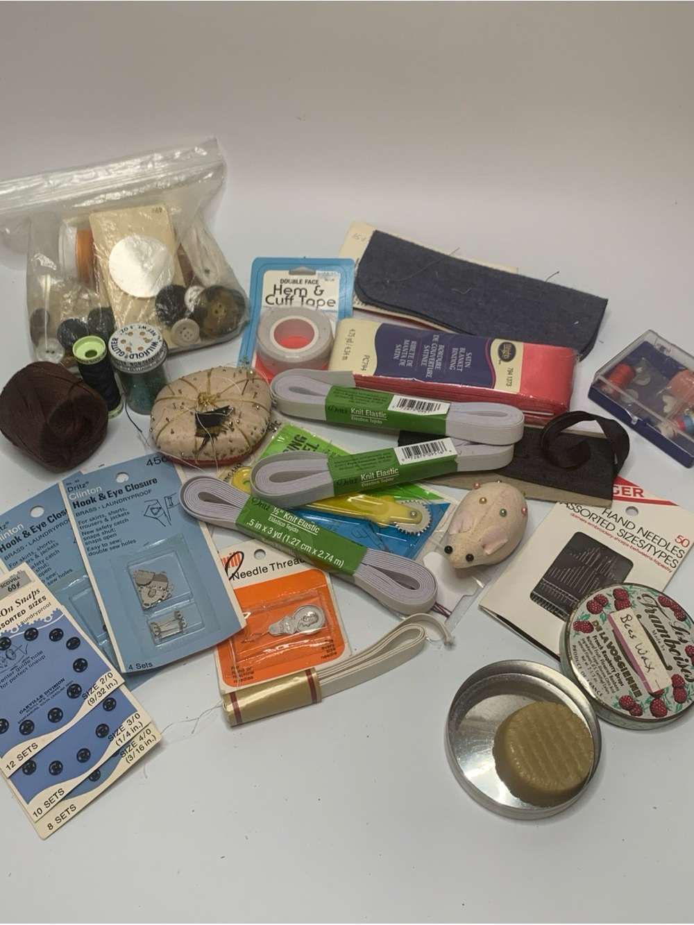 Sewing Notions Kit - Assorted Colors